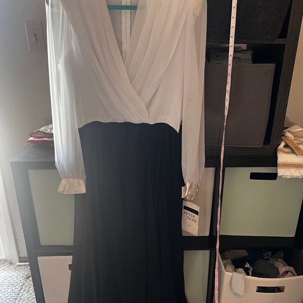 After Dark Black and White Long Sleeve Dress - Picture 6 of 7